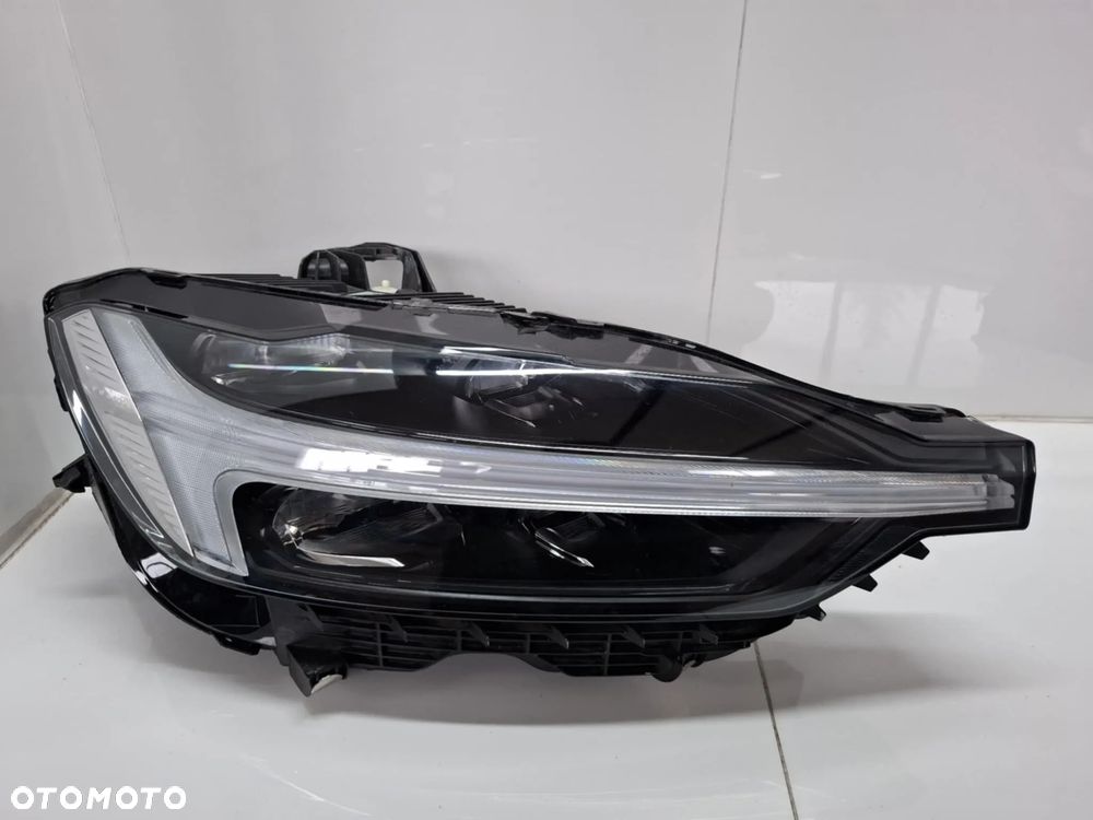 LAMPA PRAWA PRZEDNIA PRZÓD VOLVO XC60 II LIFT MID LED 32420434 - 1