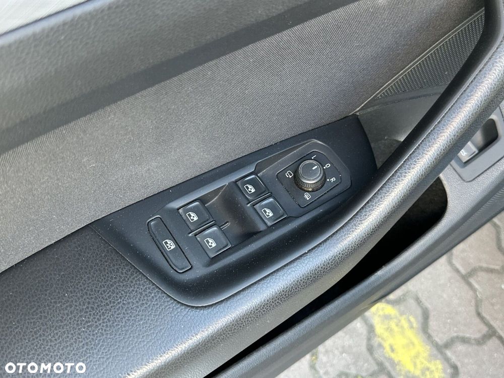 Volkswagen Passat 2.0 TDI EVO Business DSG - 31