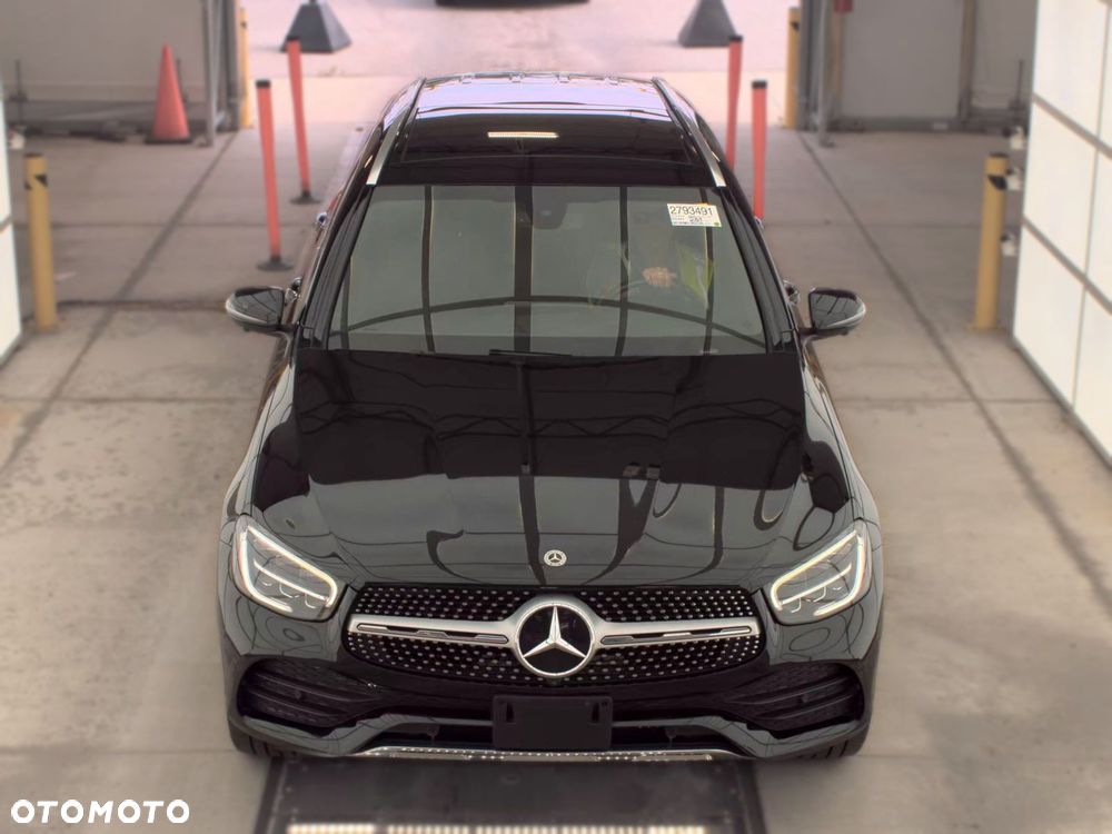 Mercedes-Benz GLC 300 4Matic 9G-TRONIC AMG Line - 3
