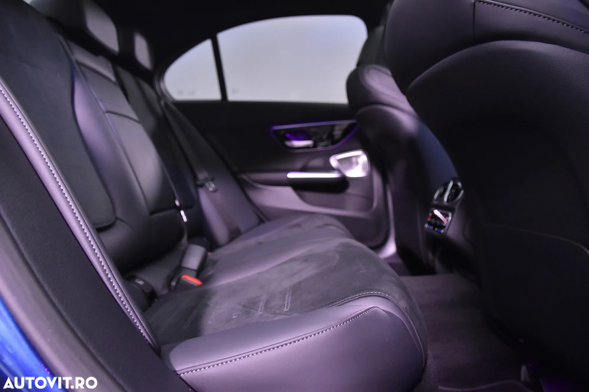 Mercedes-Benz C 300 e 9G-TRONIC AMG Line - 12