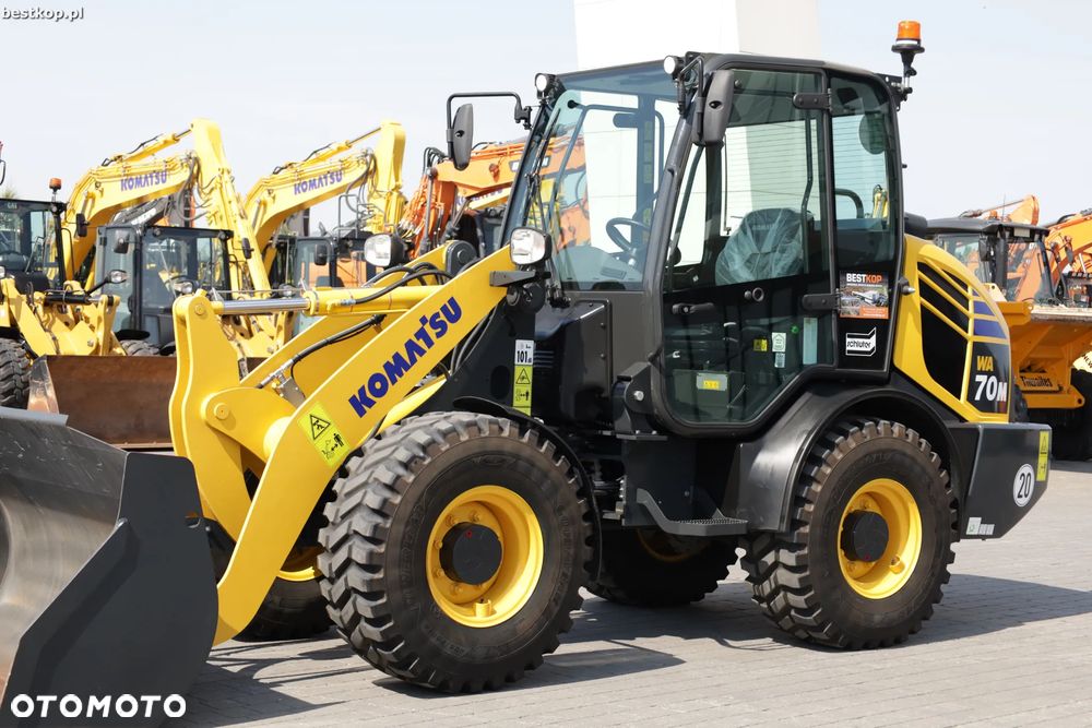 Komatsu WA70M-8 - 16