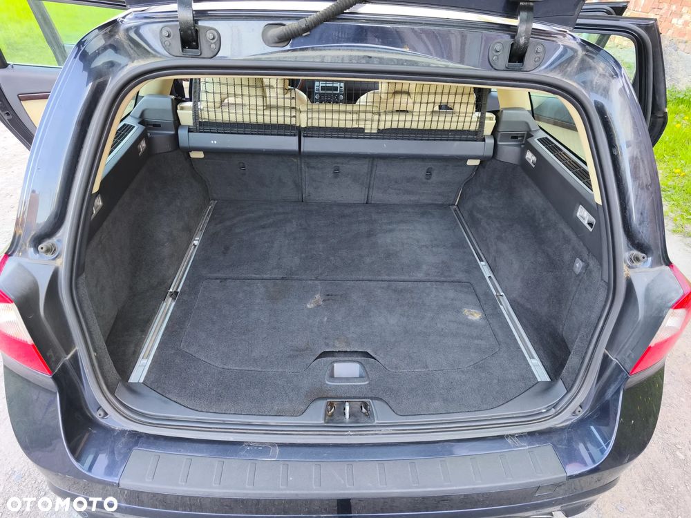 Volvo V70 D5 AWD Momentum - 26