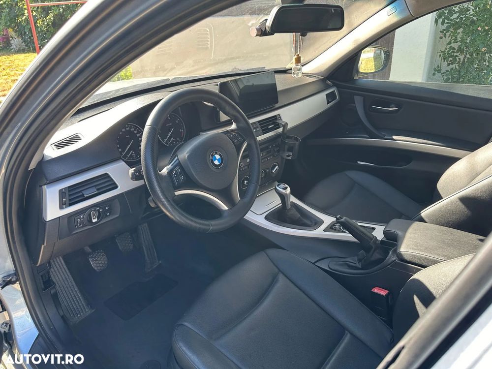 BMW Seria 3 320d - 14