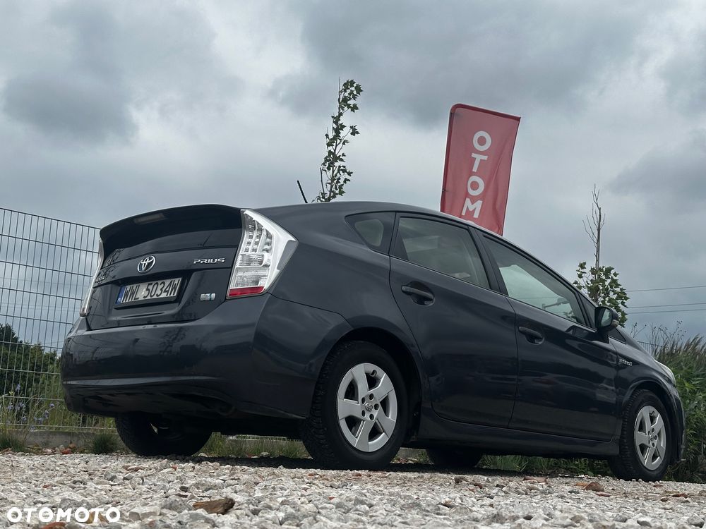 Toyota Prius 1.8 HSD Premium - 13