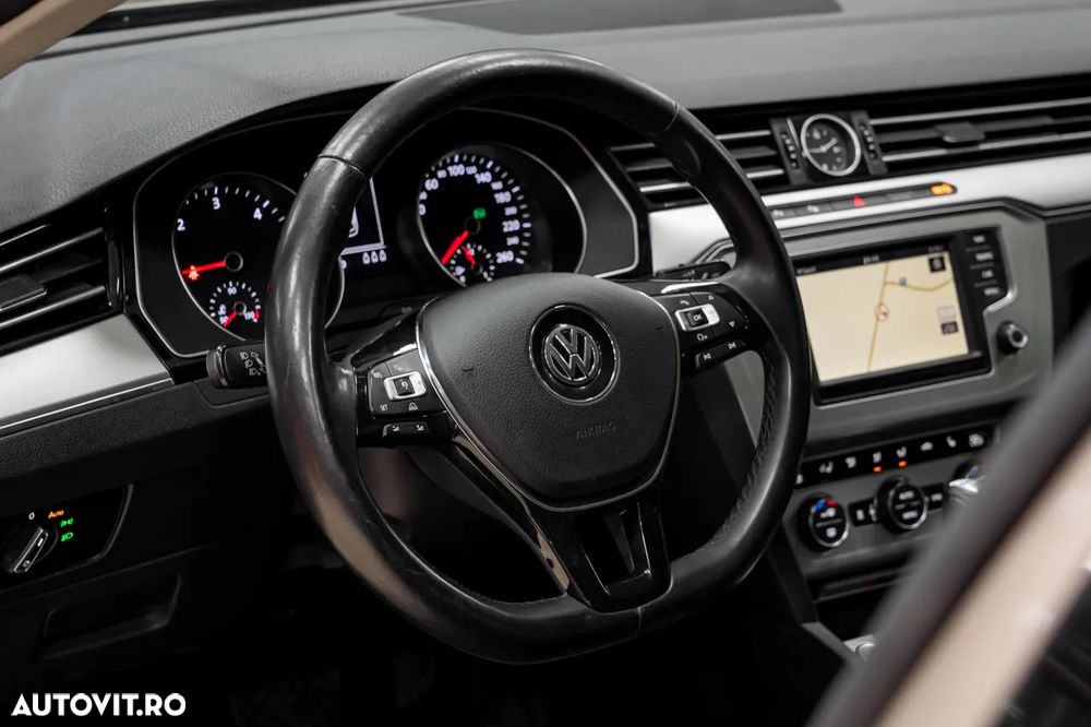 Volkswagen Passat 2.0 TDI SCR (BlueMotion Tech) 4Motion D Highline - 20
