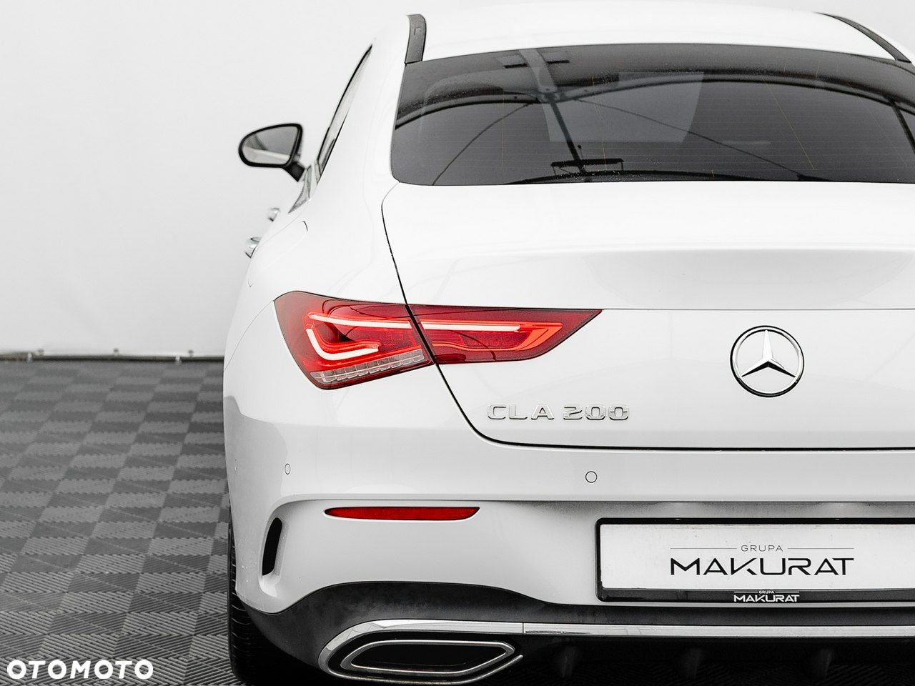 Mercedes-Benz CLA - 12