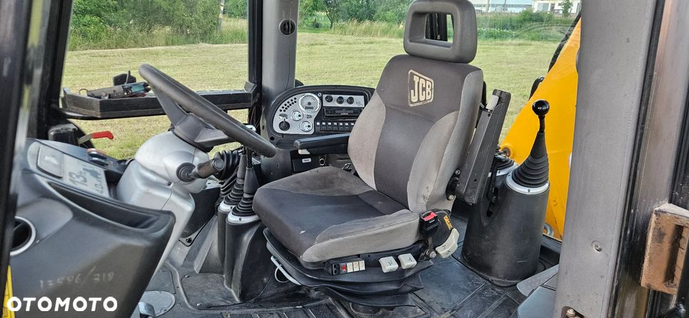 JCB 3CX - 7
