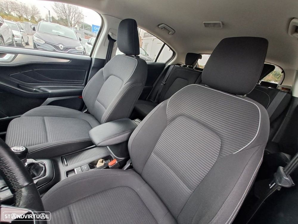 Ford Focus 1.0 EcoBoost S&S TITANIUM - 14