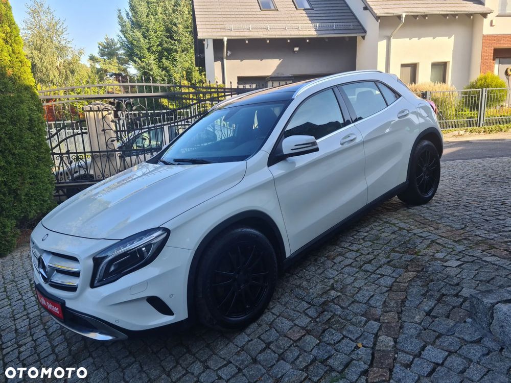 Mercedes-Benz GLA - 15