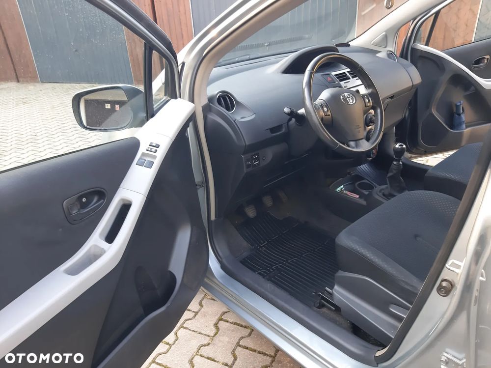 Toyota Yaris 1.33 2010 - 21