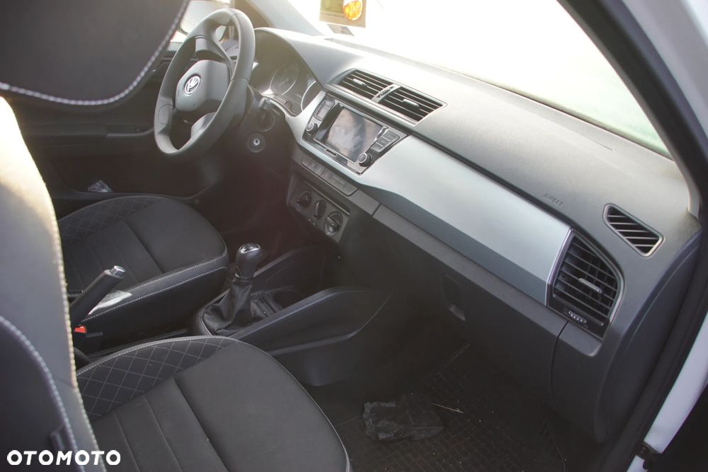 Auto na części - Skoda Fabia III Lift 1.0 TSI 95 KM DKLD QTS LS9R 2021R Silnik Skrzynia Drzwi Klapa Zderzak Błotnik Lampa Lusterko Szyba Deska Kokpit Sterownik Moduł Czujnik Licznik Wyświetlacz Kierownica Panel - 15
