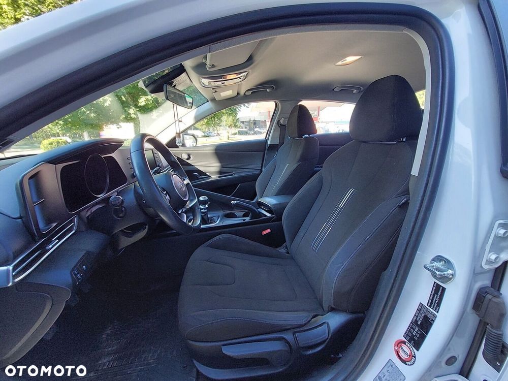 Hyundai Elantra 1.6 Smart - 12