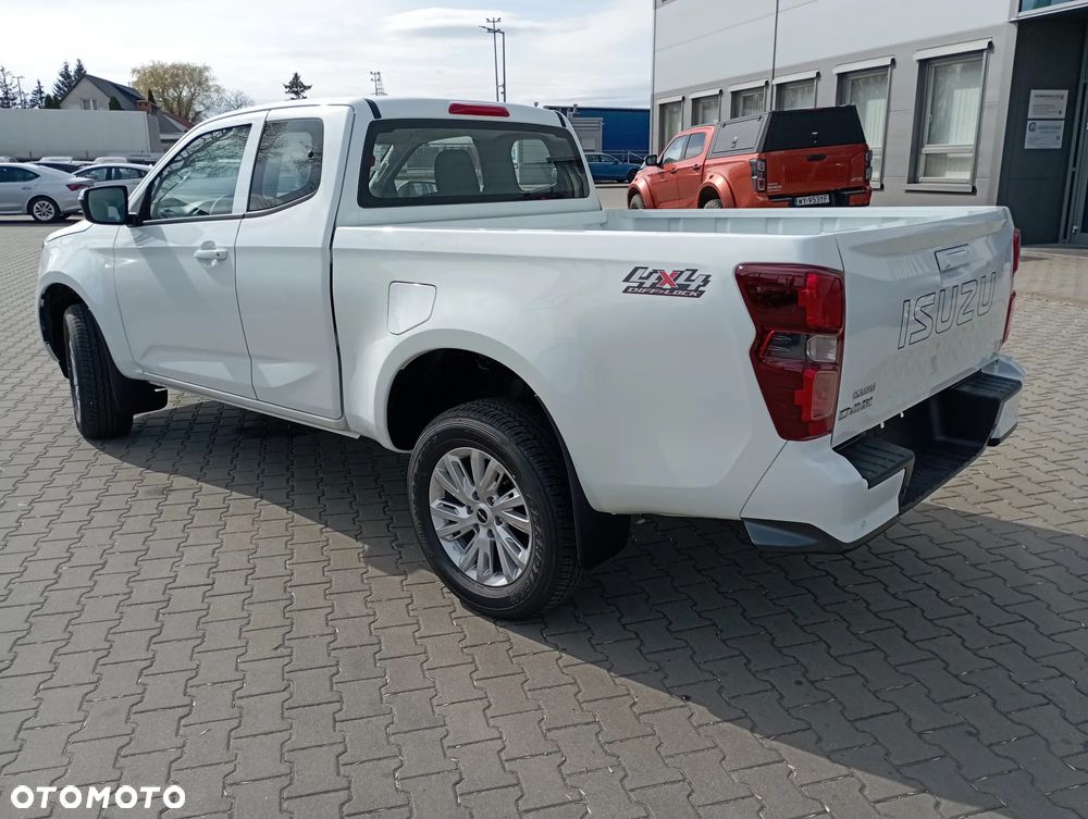 Isuzu D-Max 1.9 EC LS - 9