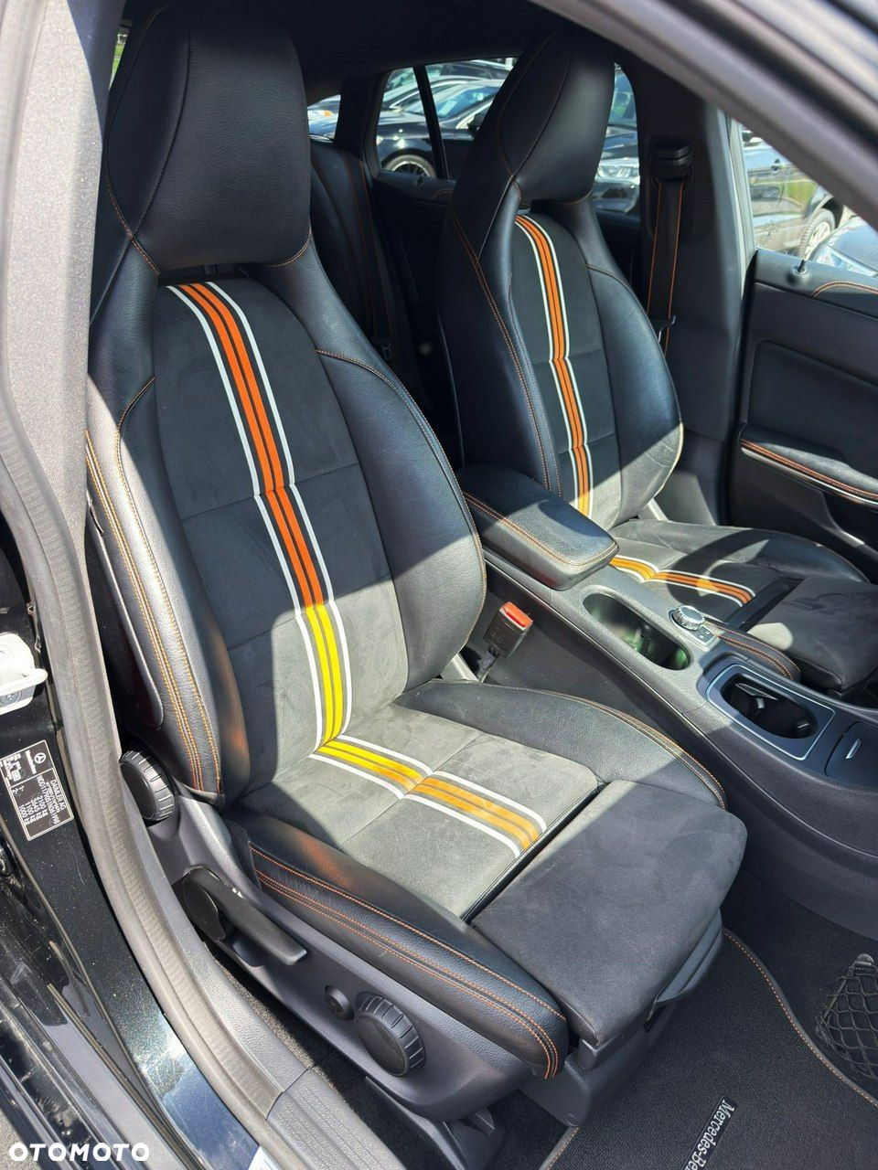 Mercedes-Benz CLA Shooting Brake 220 (CDI) d 4Matic 7G-DCT Orange Art Edition - 17