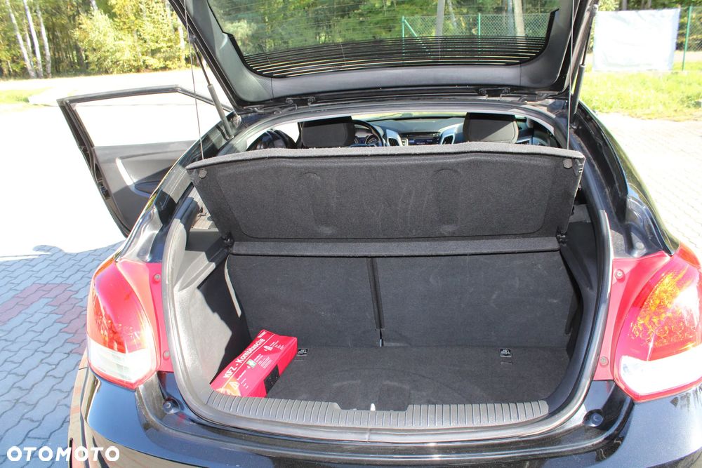 Hyundai Veloster 1.6 Premium - 28