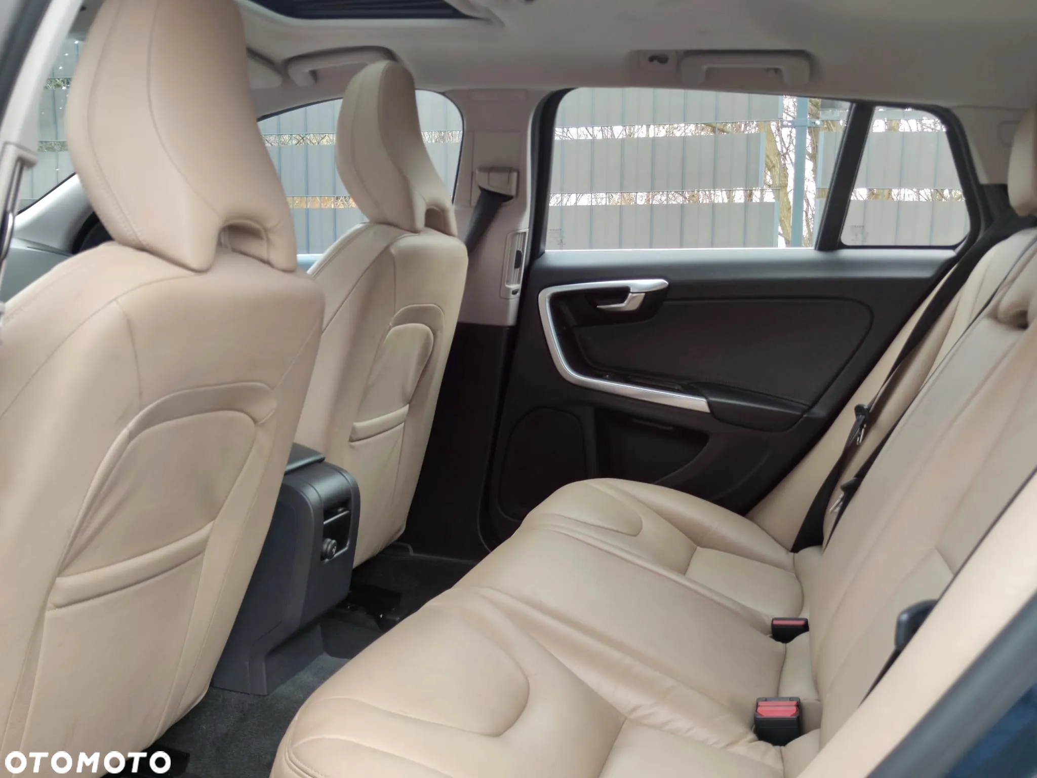 Volvo V60 D4 Momentum - 15