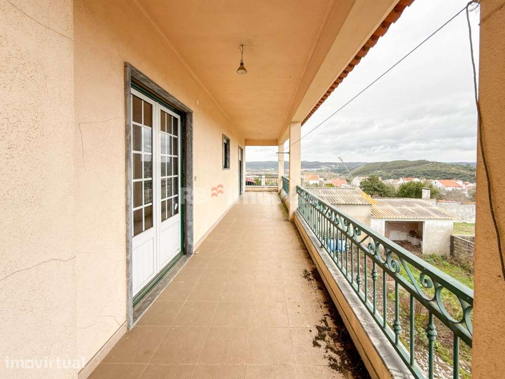 Moradia T6 c/ Garagem, Jardim e Vista para o rio Tejo - Tramagal, A... - Grande imagem: 2/37