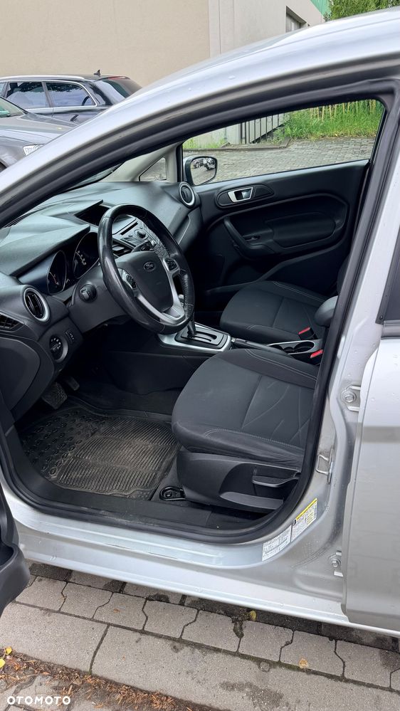 Ford Fiesta - 2