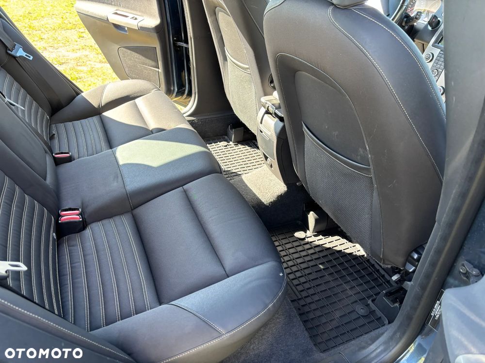 Volvo V50 1.6D - 16