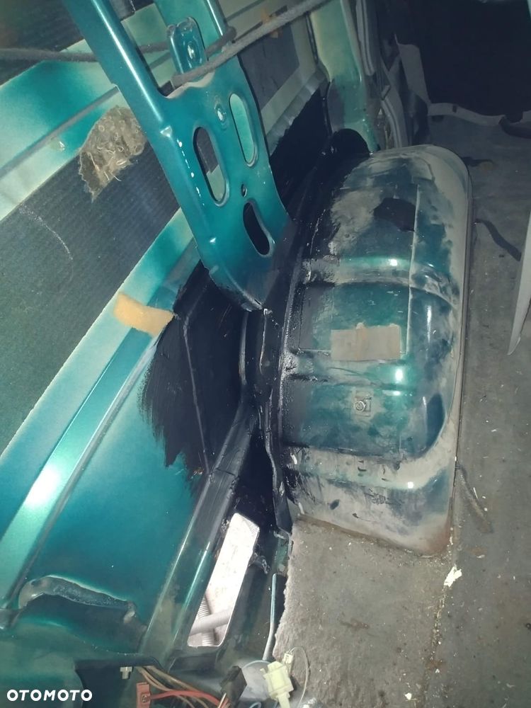 Volkswagen Caravelle - 18