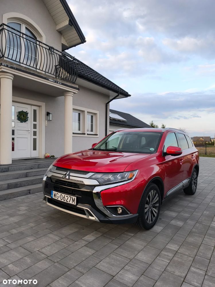 Mitsubishi Outlander - 1