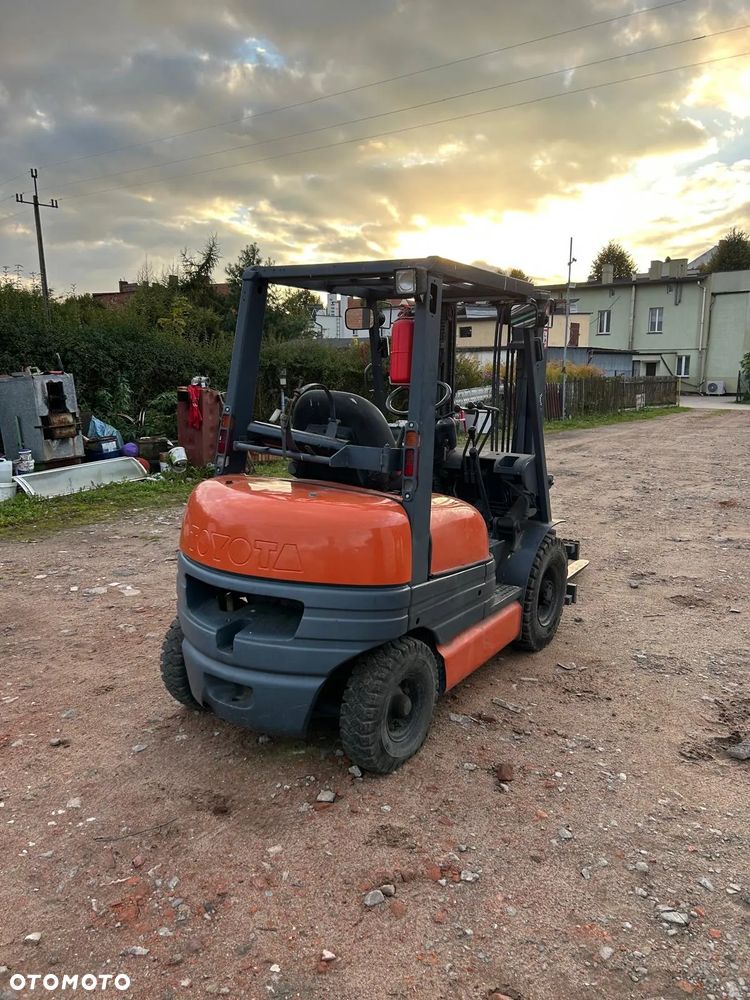 Toyota 6FGL25 - 7