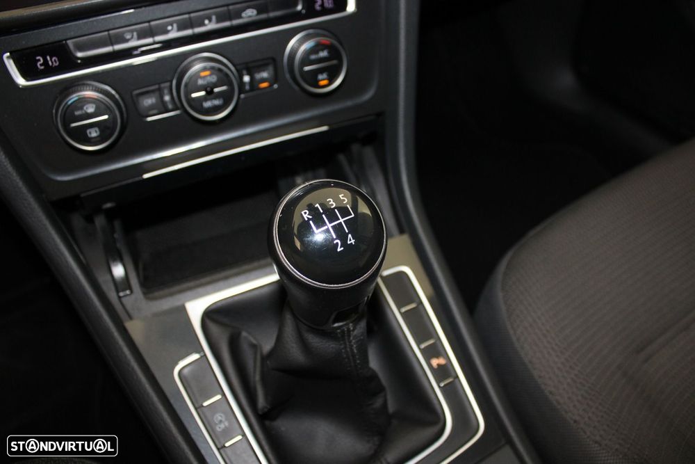 VW Golf Variant 1.6 TDi Confortline - 19