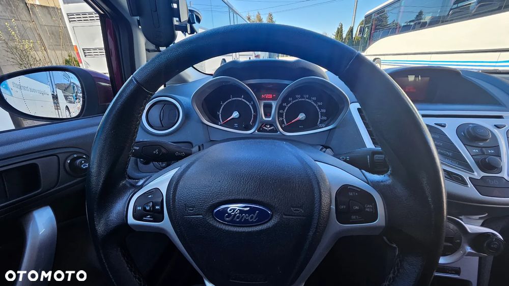 Ford Fiesta 1.4 Trend - 14