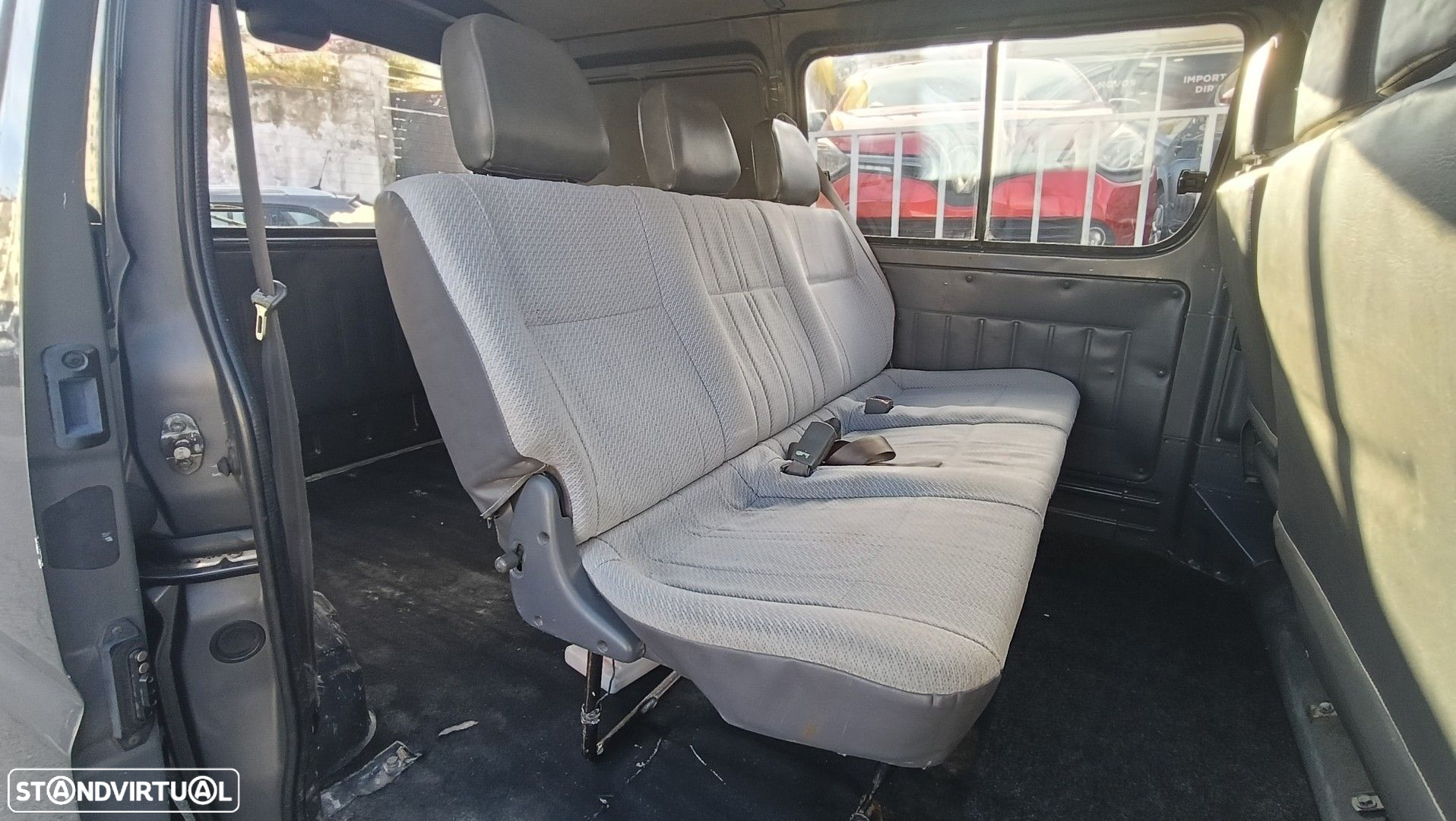 Toyota HiAce - 9