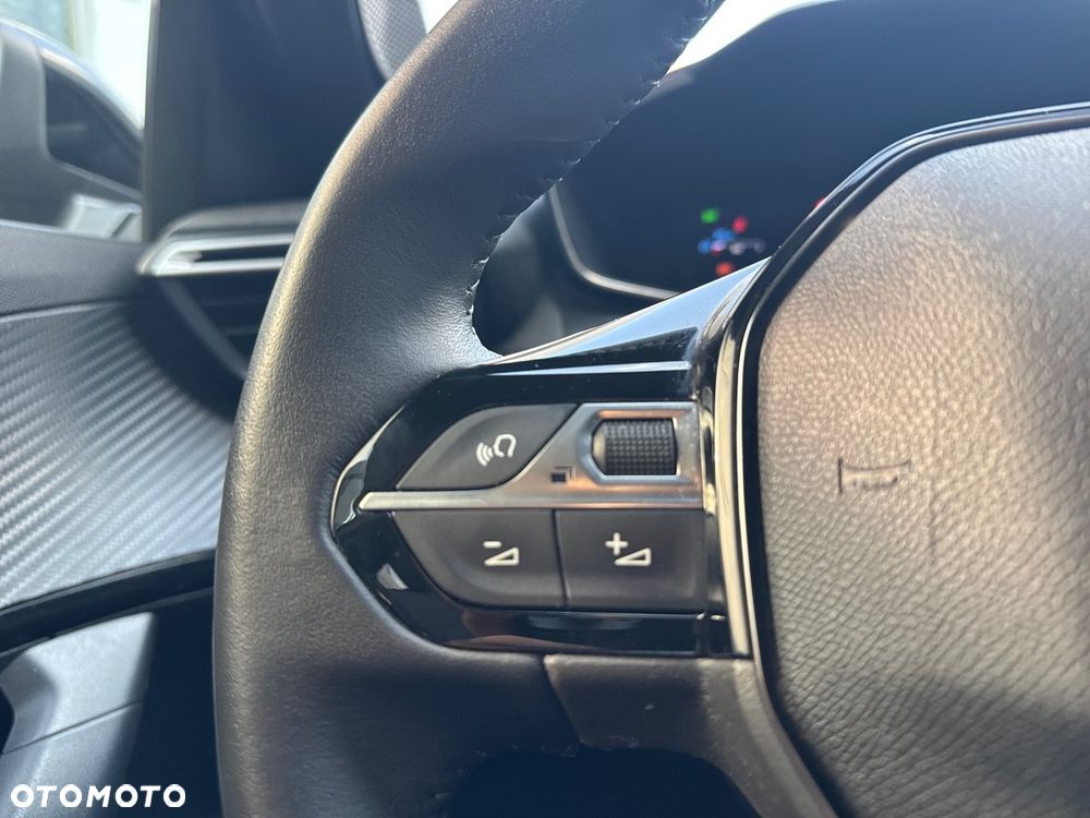 Peugeot 2008 PureTech 100 Allure S&S BVM6 - 15