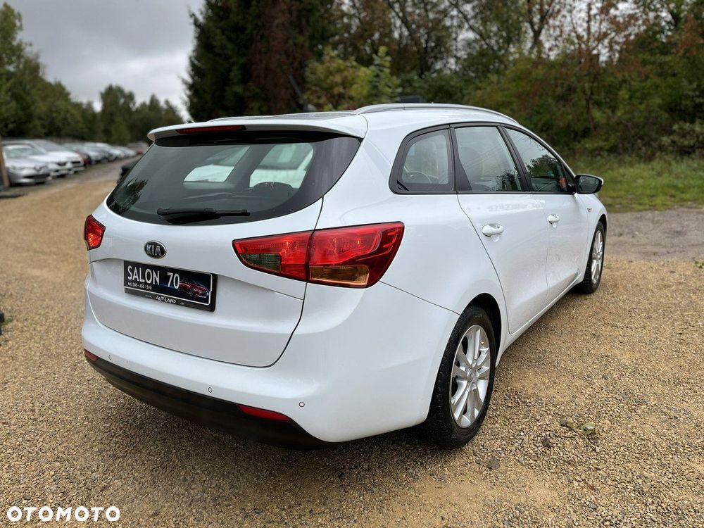 Kia Ceed 1.6 GDI Dream Team Edition - 12