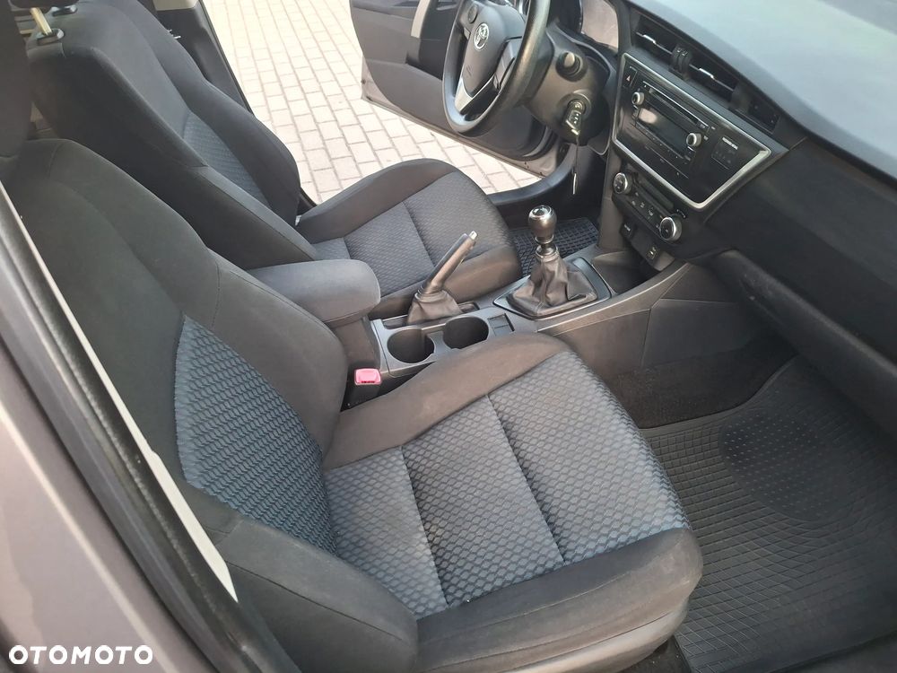 Toyota Auris 1.33 VVT-i Active - 17