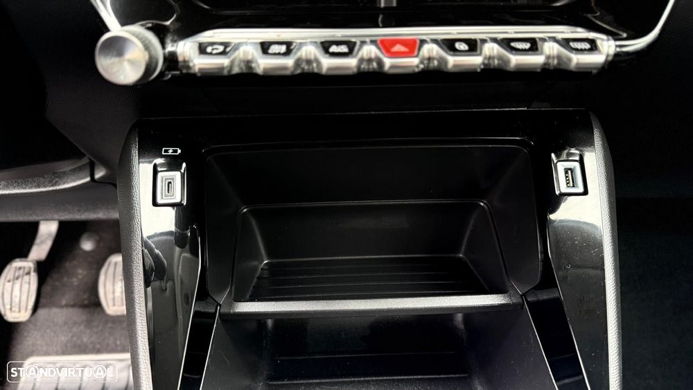 Peugeot 208 1.2 PureTech Active Pack - 24