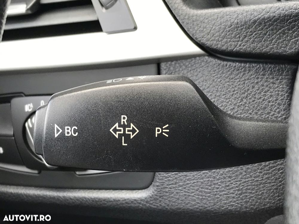 BMW Seria 3 320i Aut. - 22