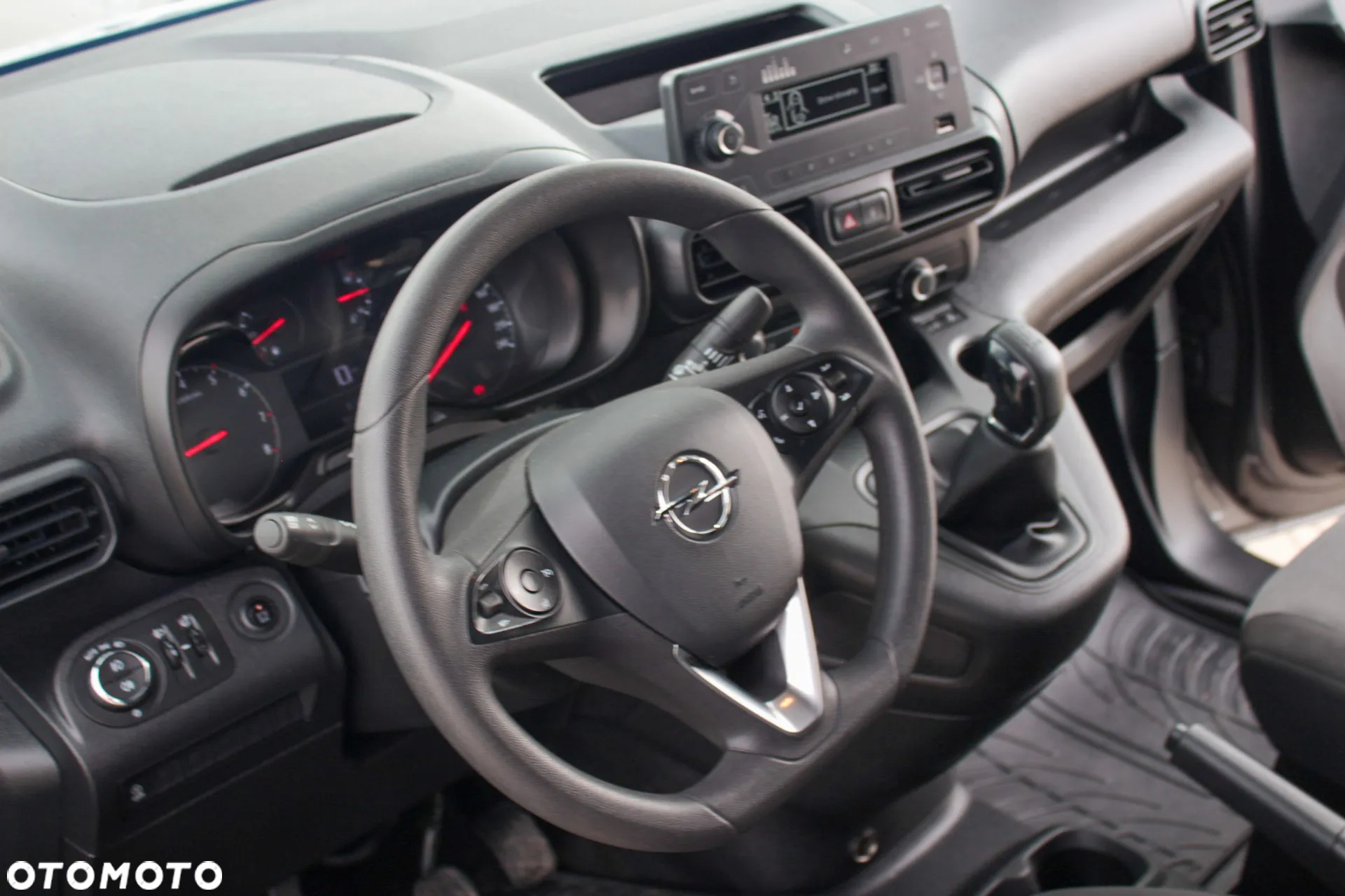 Opel COMBO - 11