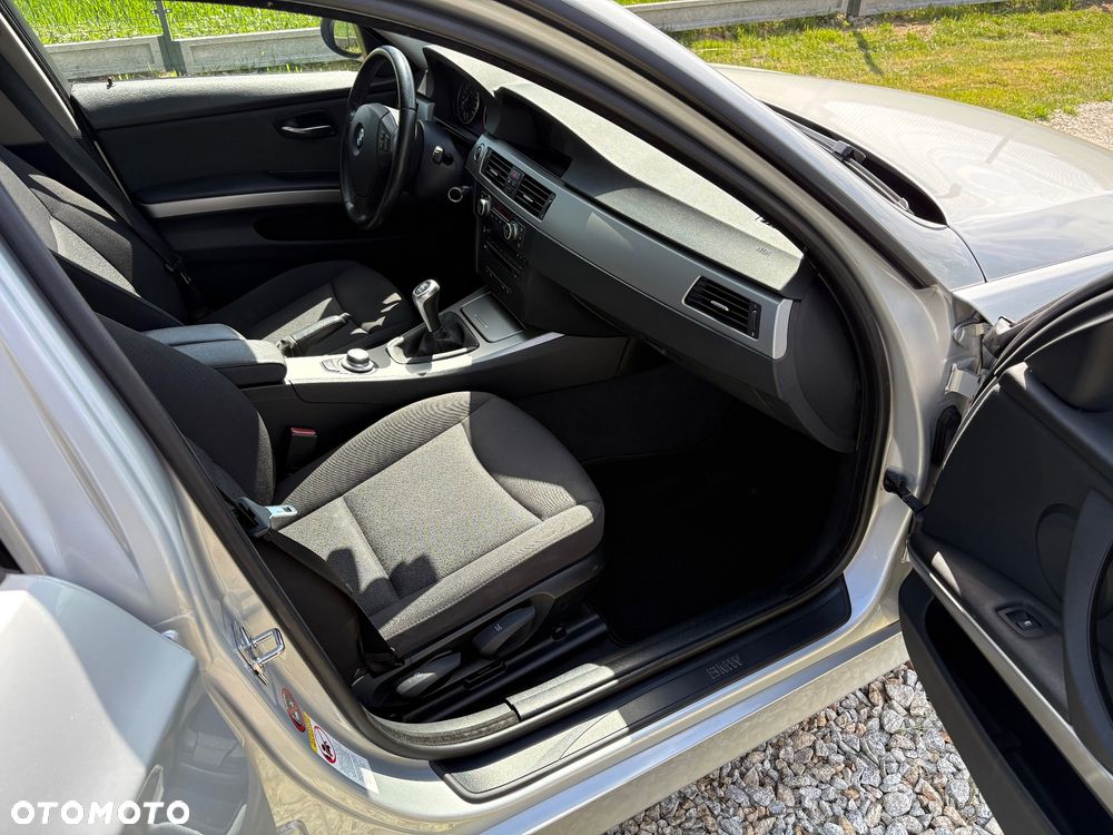 BMW Seria 3 320d - 11