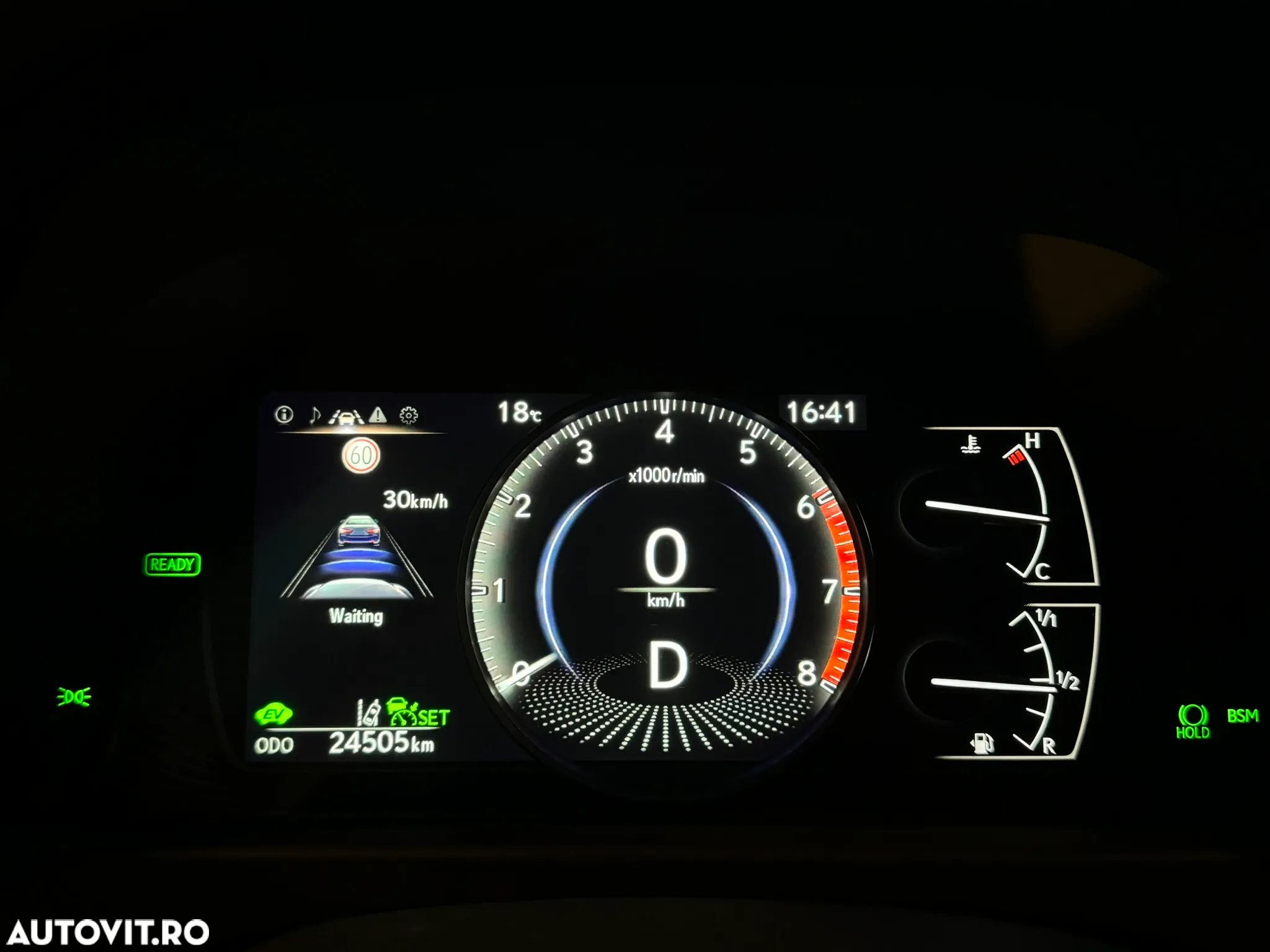 Lexus UX 250h 2.0L HEV 20H- (178 HP) 4X2 CVT Executive - 28