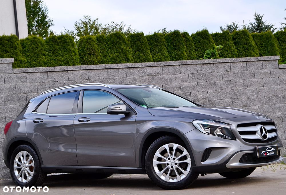 Mercedes-Benz GLA 200 Urban - 2