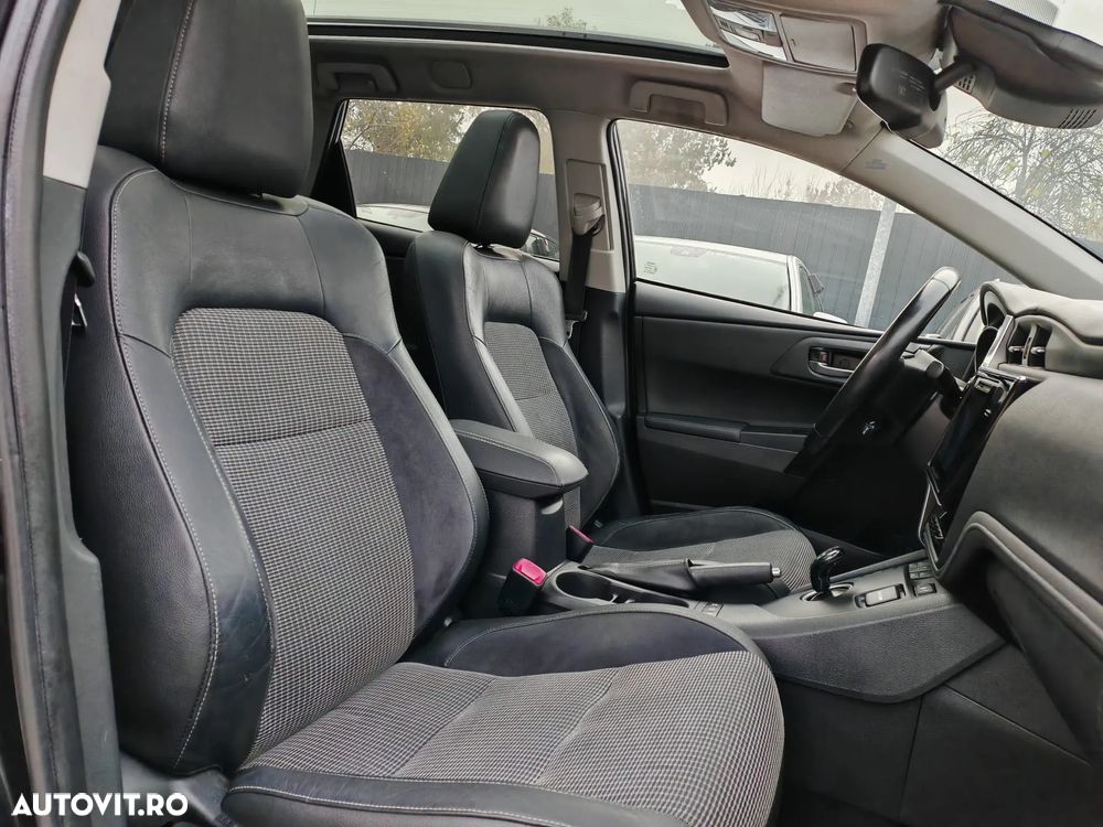 Toyota Auris 1.8 L VVT-i Hybrid Sol - 6