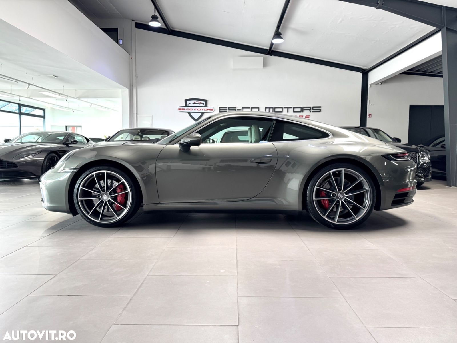 Porsche 911 Carrera 4S - 4