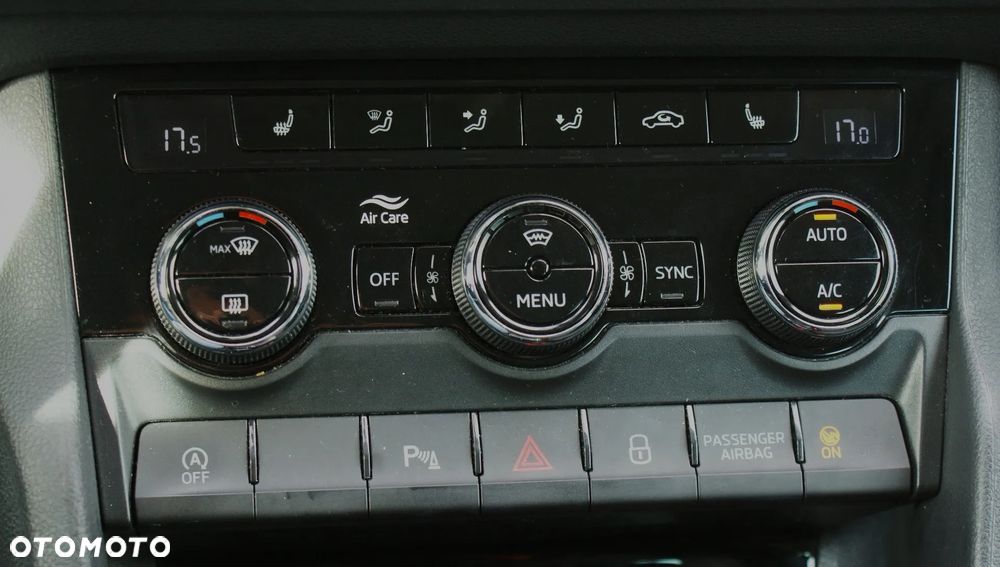 Skoda Karoq 1.5 TSI ACT 4x2 Style DSG - 26