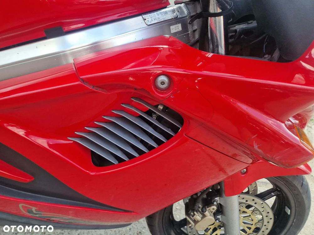 Honda VFR - 16