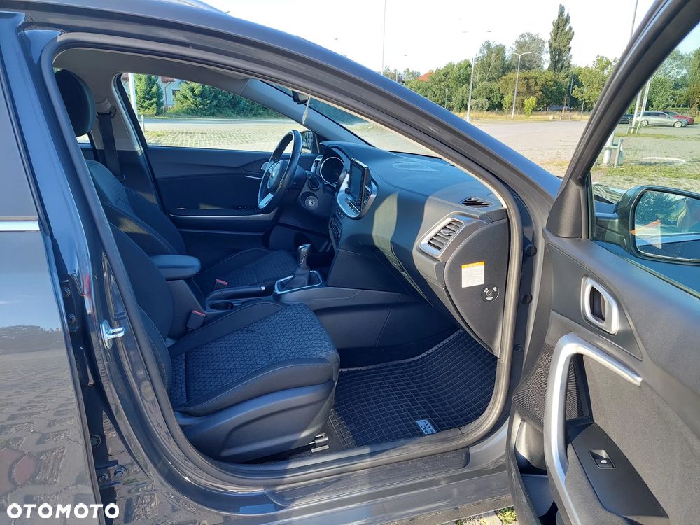 Kia Ceed 1.6 CRDi mHEV M - 30