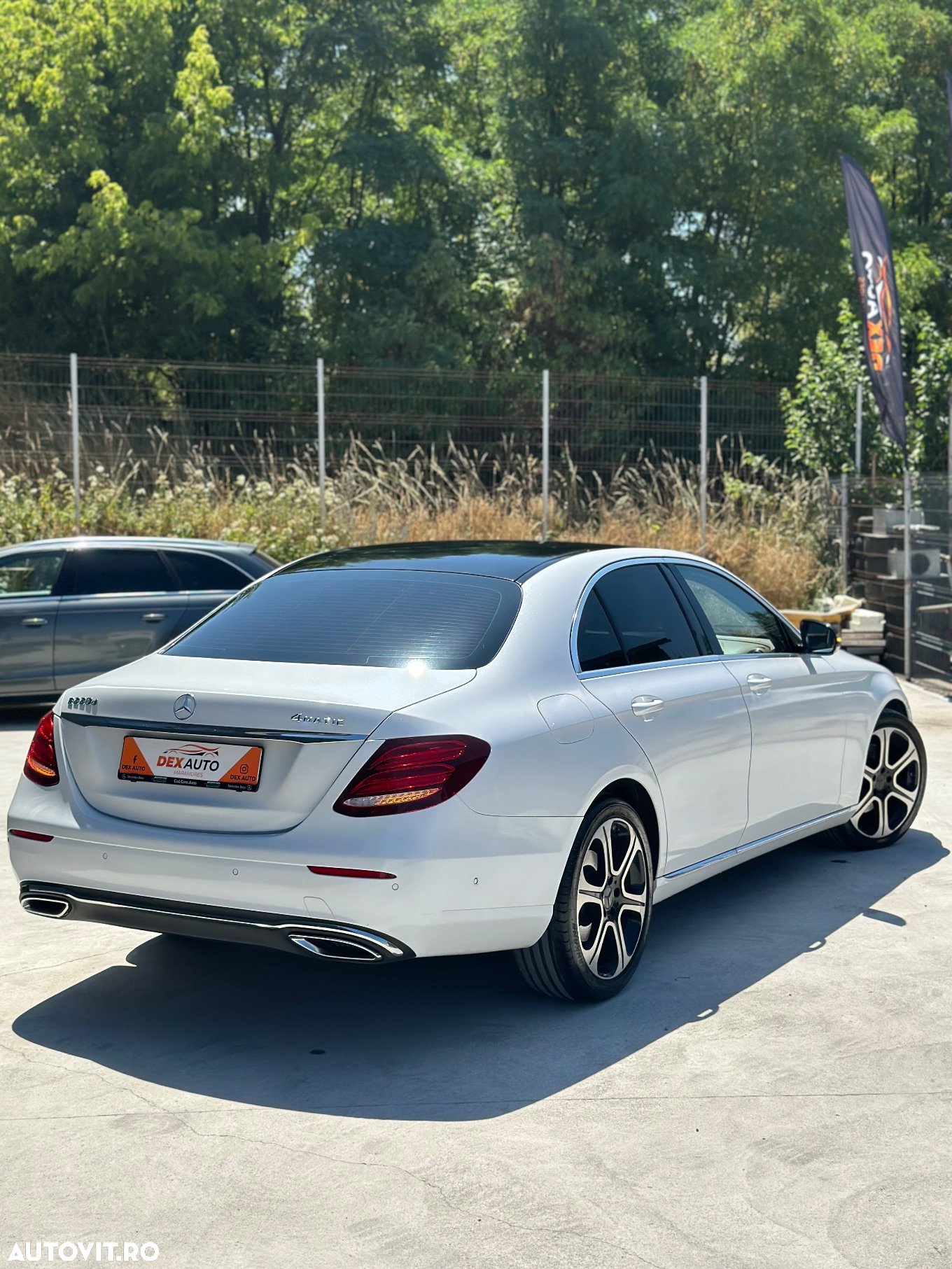 Mercedes-Benz E 220 d 4Matic T 9G-TRONIC AMG Line - 15