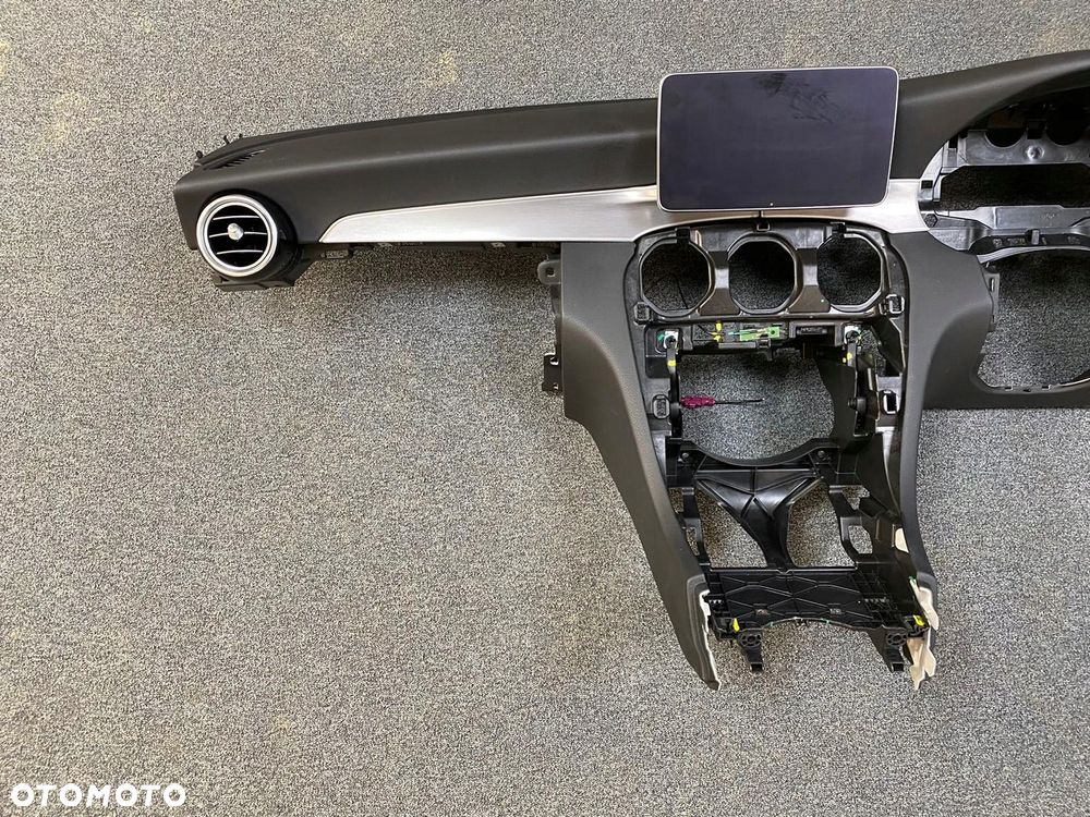 MERCEDES C KLASA W205 DESKA KONSOLA KOKPIT UK - 2