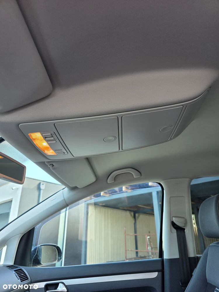 Volkswagen Touran 1.4 TSI United - 17
