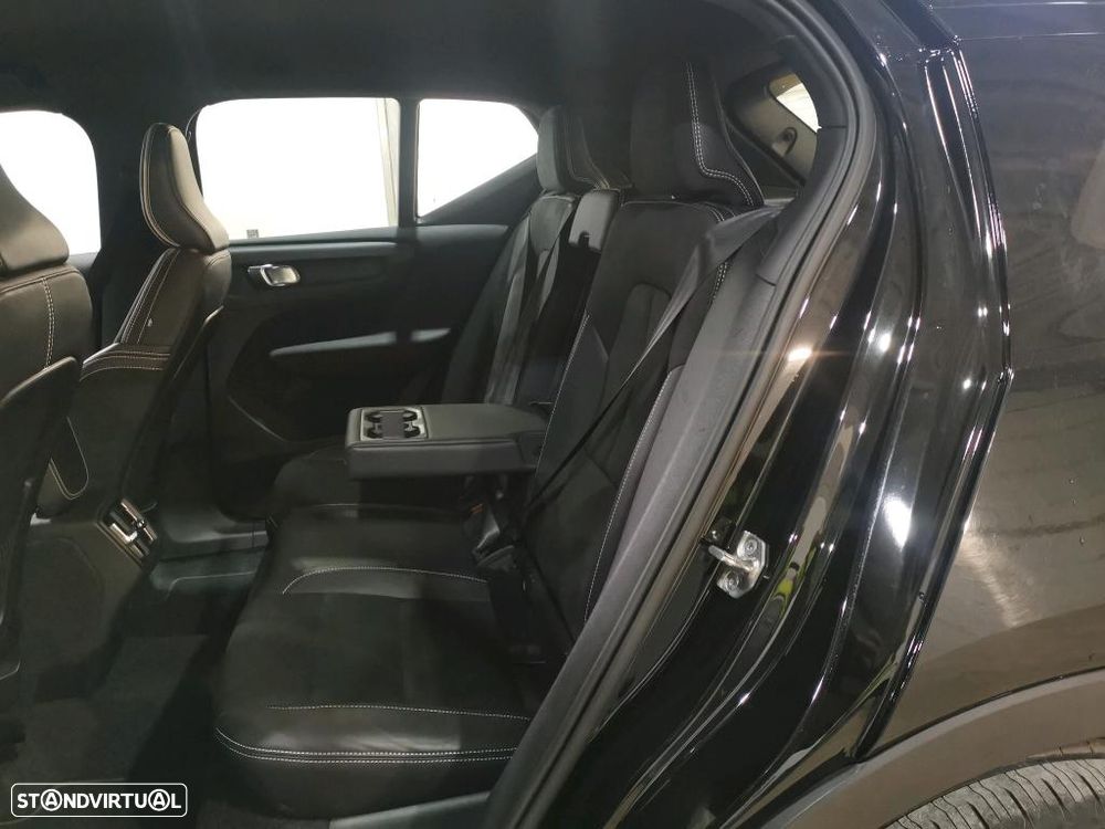 Volvo XC 40 1.5 T2 R-Design Geartronic - 11