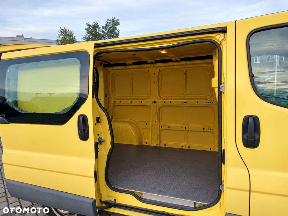 Opel Vivaro - 8