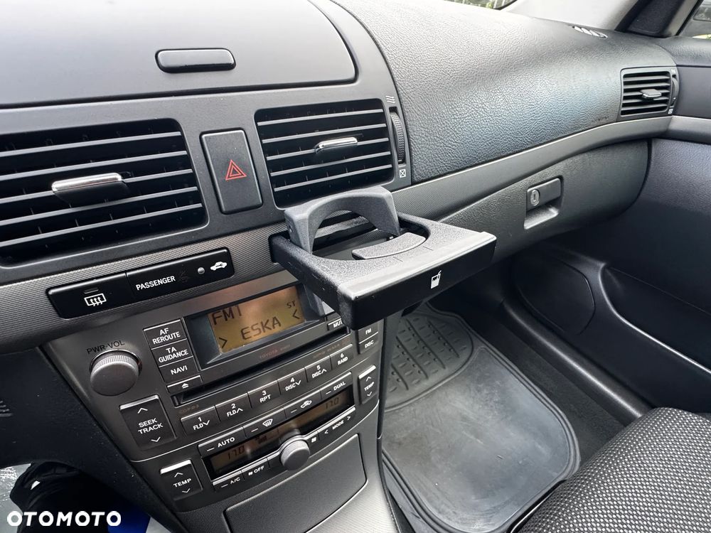 Toyota Avensis 1.8 VVT-i Executive - 22