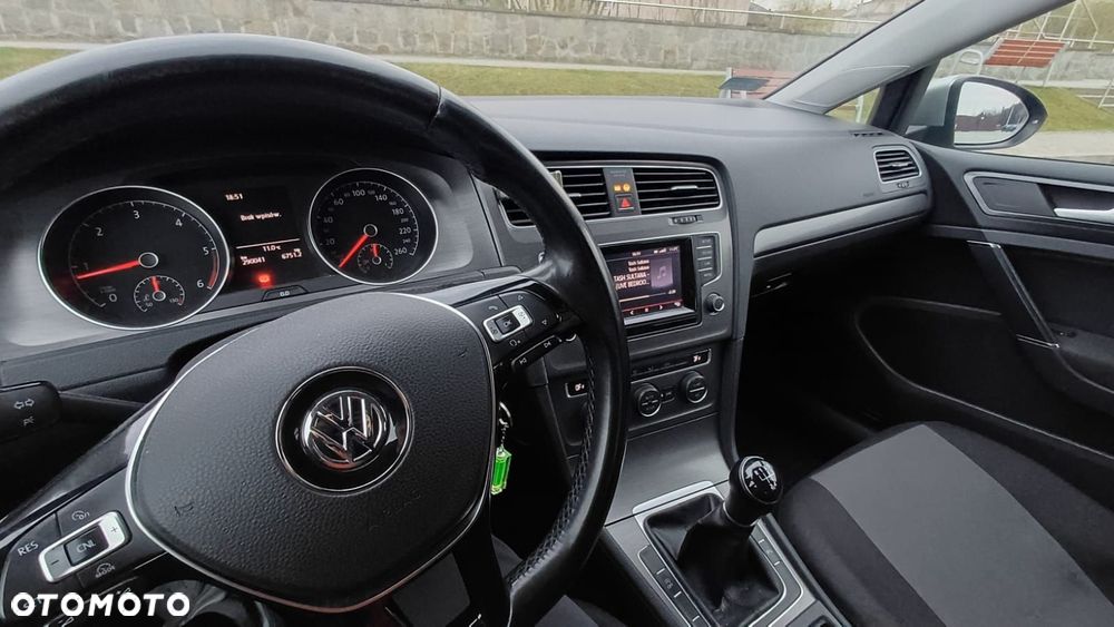 Volkswagen Golf 1.6 TDI BlueMotion Technology Comfortline - 12